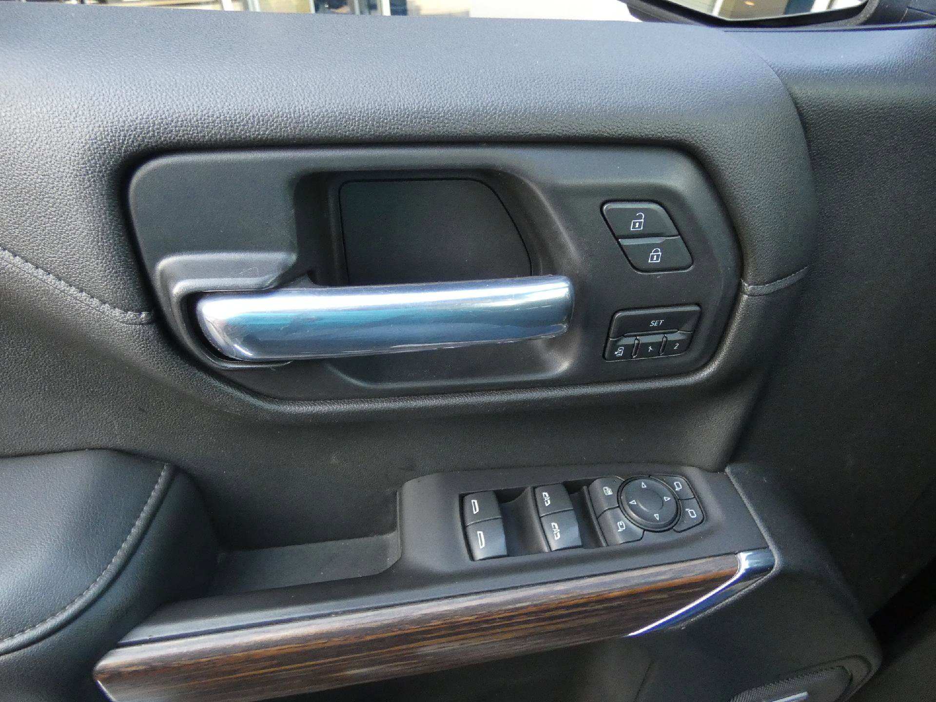 Used 2021 Chevrolet Silverado 1500 High Country w/ Technology Package AWD/4WD image 19