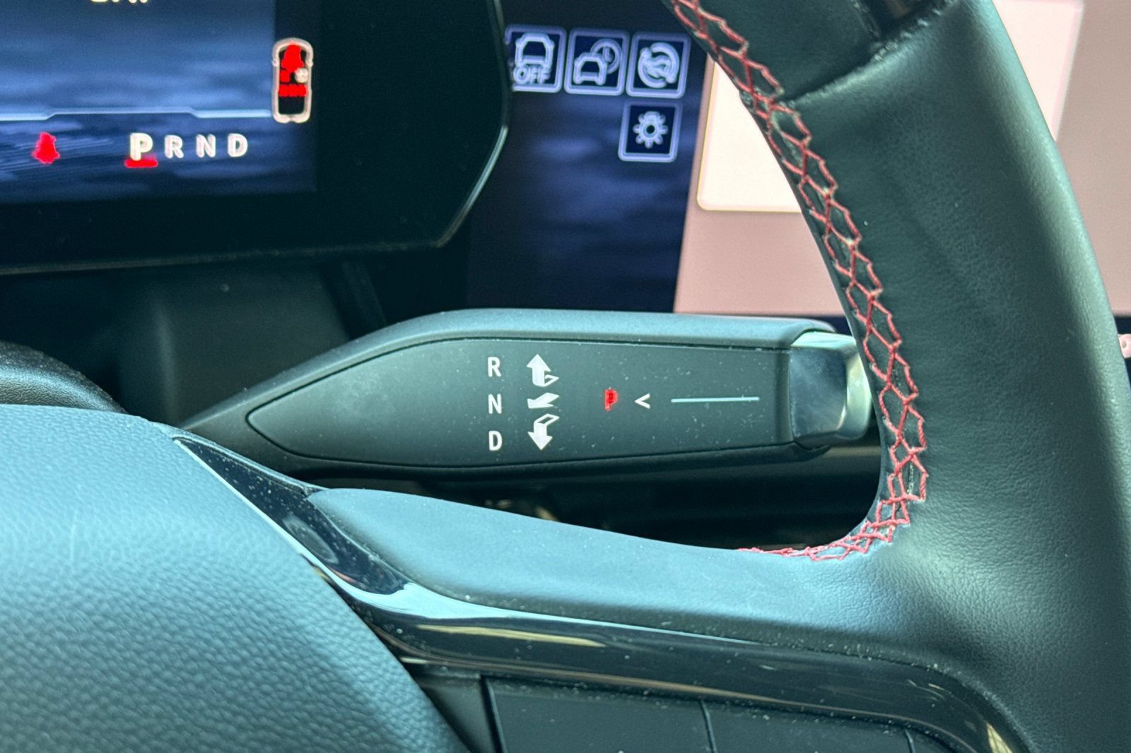 Used 2024 Chevrolet Equinox EV RS FWD image 31