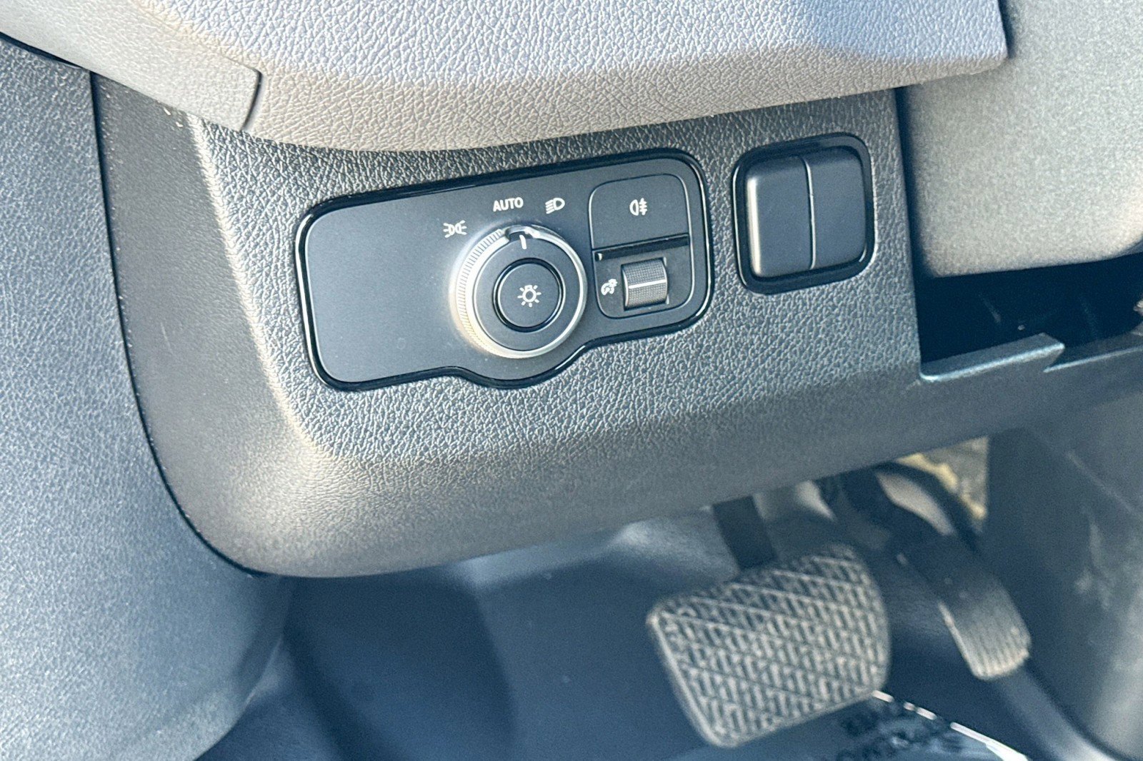 Used 2025 Mercedes-Benz Sprinter 2500 image 10