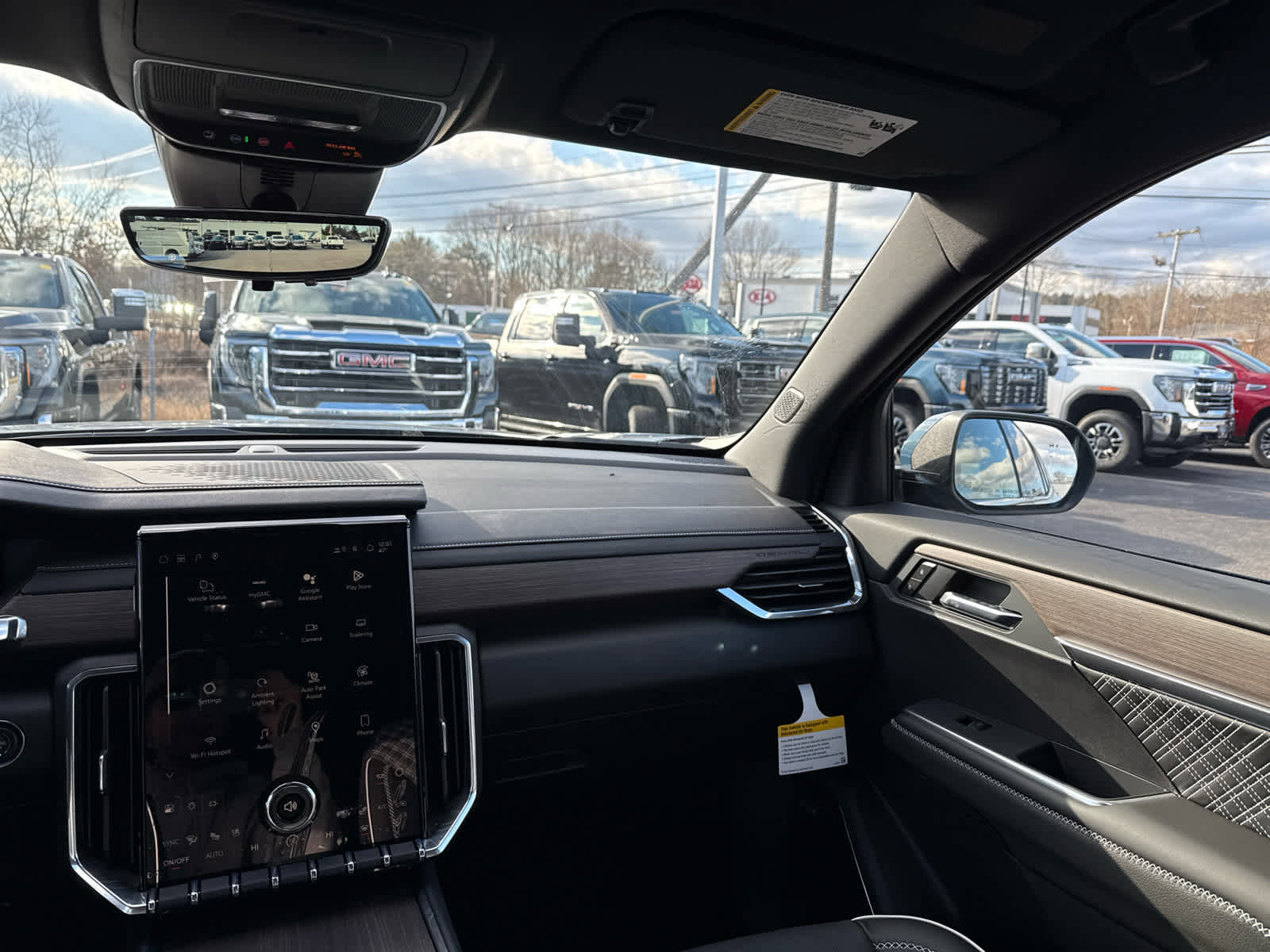 New 2026 GMC Acadia Denali w/ Super Cruise Package image 15