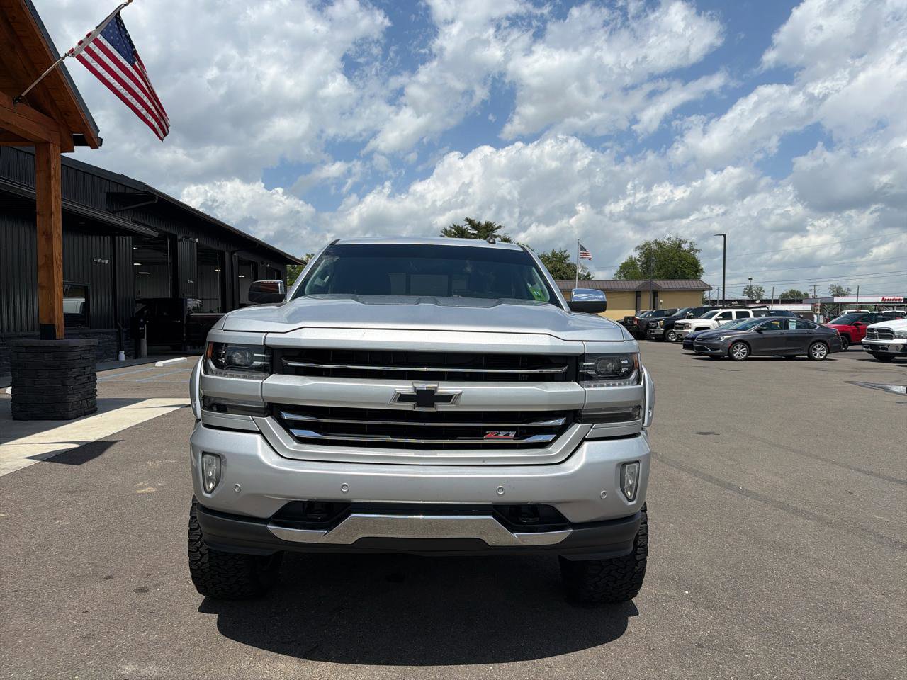 Used 2018 Chevrolet Silverado 1500 LTZ Z71 w/ LTZ Plus Package AWD/4WD image 2