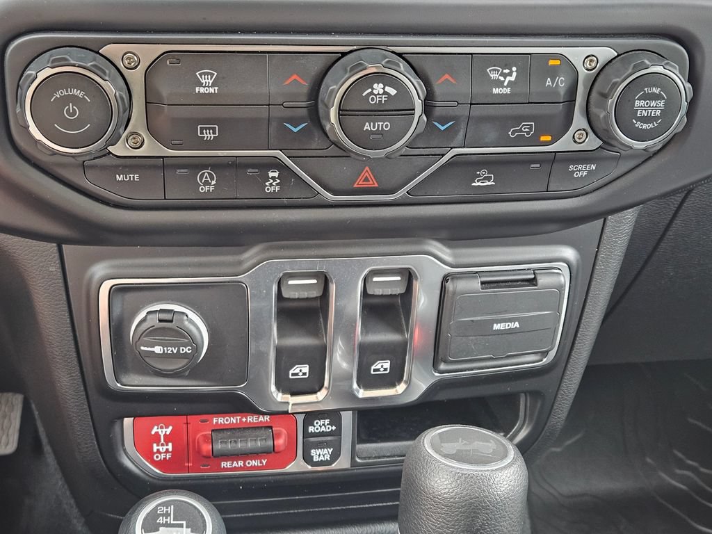 Used 2022 Jeep Wrangler Rubicon AWD/4WD image 17