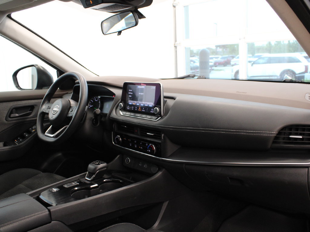 Used 2023 Nissan Rogue SV w/ SV Premium B Package FWD image 16