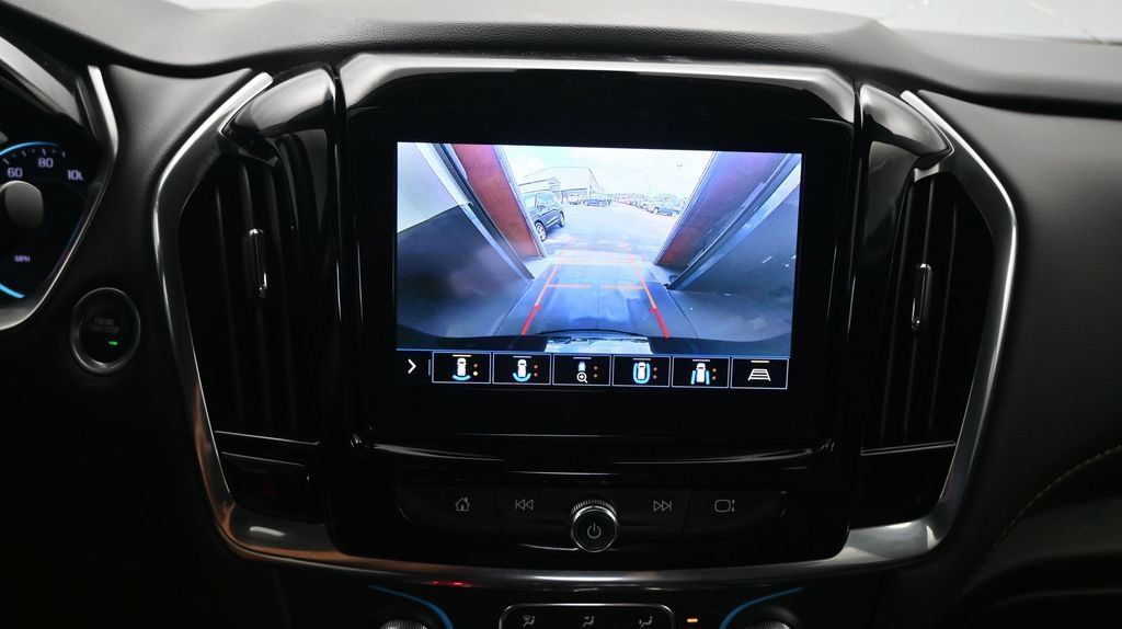 Used 2020 Chevrolet Traverse LT w/ LT Premium Package FWD image 35
