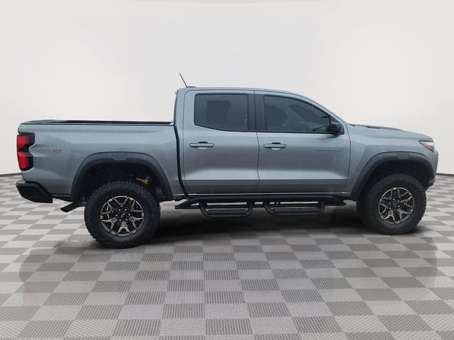 Used 2025 Chevrolet Colorado ZR2 w/ Technology Package AWD/4WD image 6