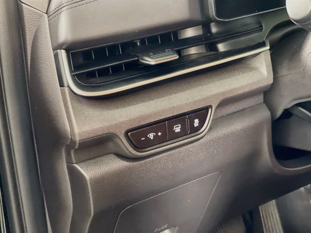 Used 2025 Kia Carnival EX FWD image 11