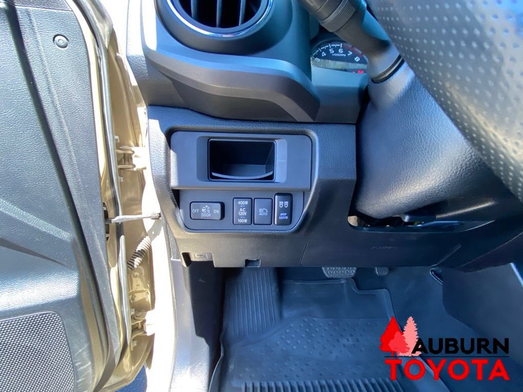 Used 2018 Toyota Tacoma TRD Sport AWD/4WD image 37