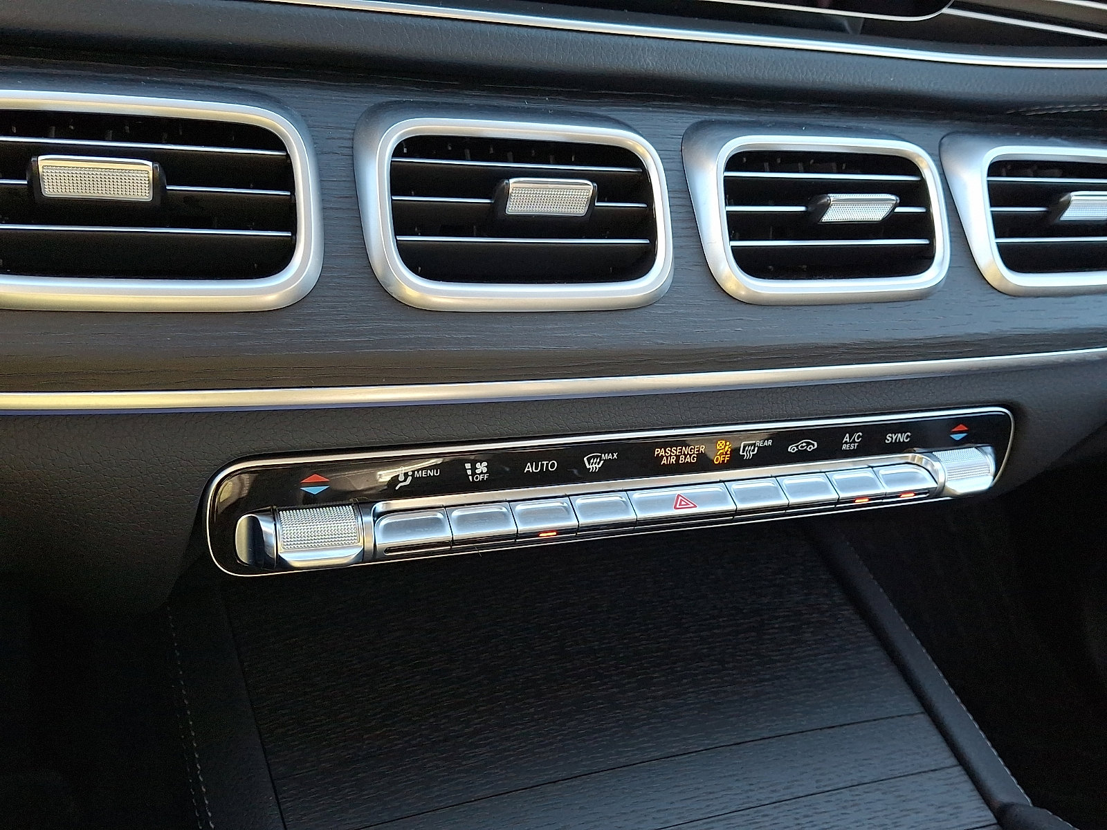 Certified 2026 Mercedes-Benz GLS 450 4MATIC image 17