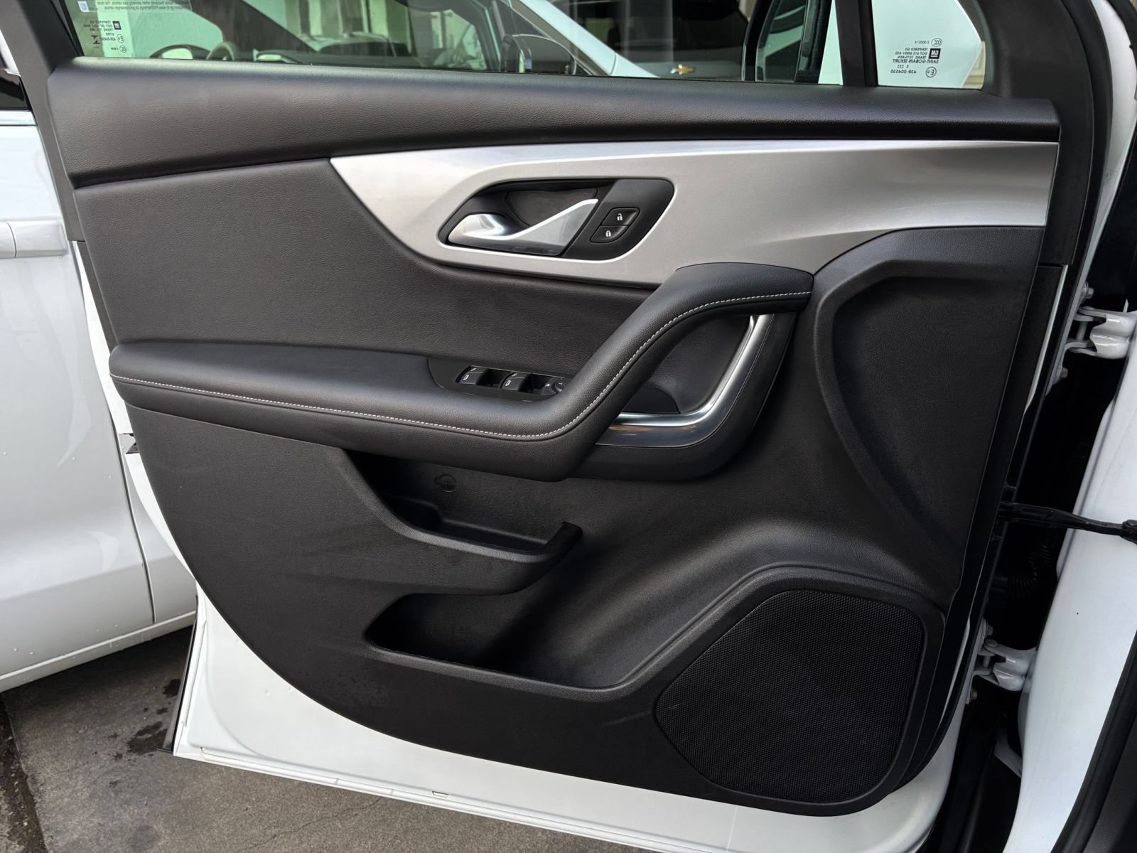Used 2026 Chevrolet Blazer LT FWD image 18