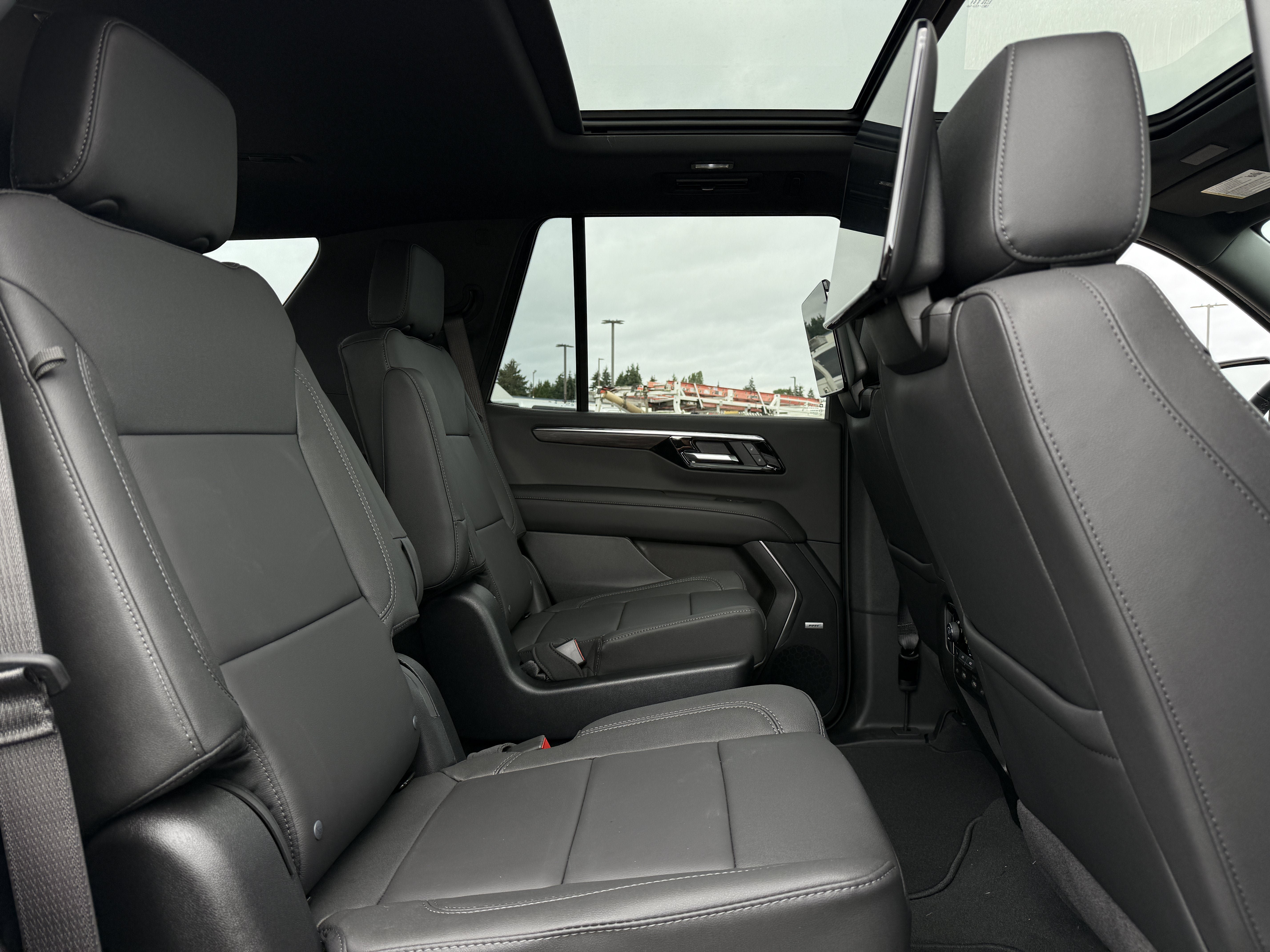 New 2026 Chevrolet Tahoe Z71 w/ Z71 Off-Road Package AWD/4WD image 25