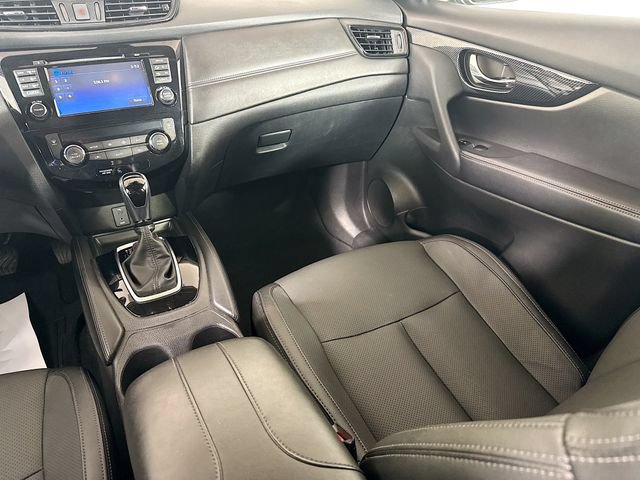 Used 2017 Nissan Rogue SL AWD/4WD image 25