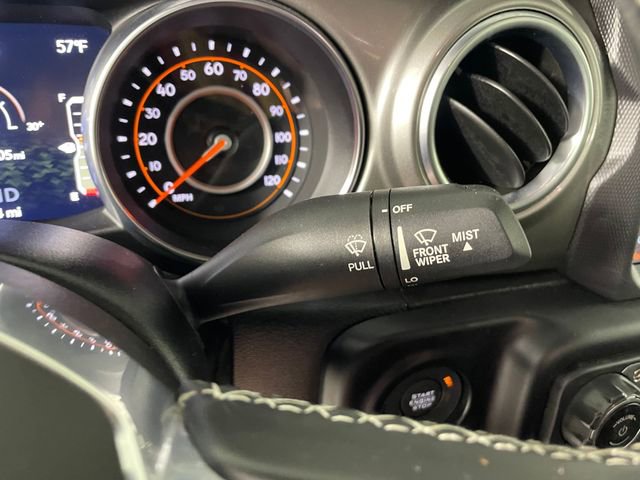 Used 2020 Jeep Gladiator Overland AWD/4WD image 12