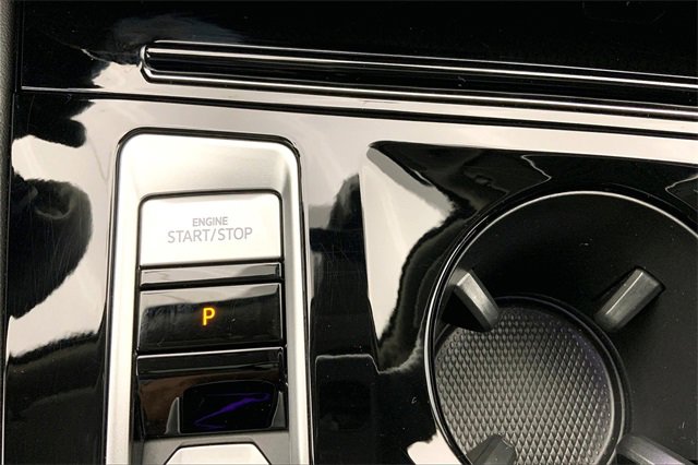 Used 2025 Volkswagen Atlas Peak Edition SE image 33