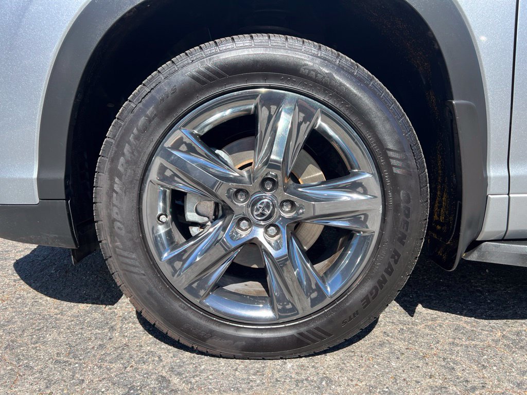 Certified 2018 Toyota Highlander Limited Platinum AWD/4WD image 9