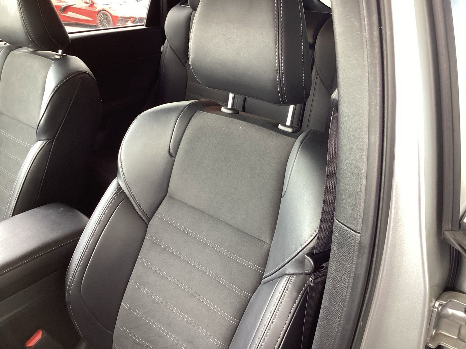 Used 2024 Mitsubishi Outlander SE Black Edition image 11