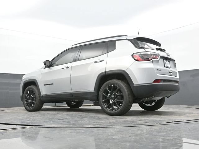 New 2025 Jeep Compass Latitude w/ Convenience Group AWD/4WD image 57