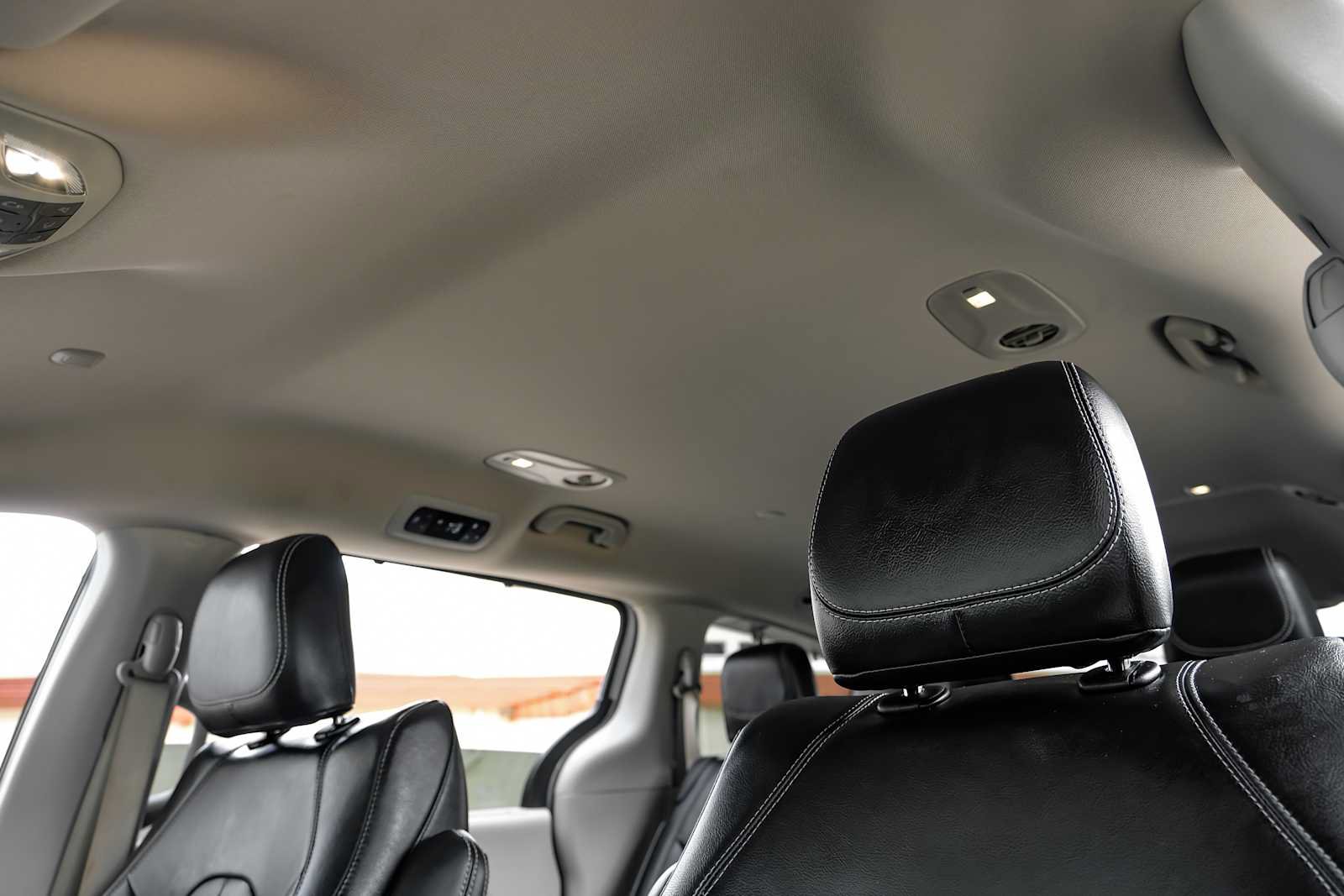 Used 2022 Chrysler Pacifica Touring-L AWD/4WD image 32