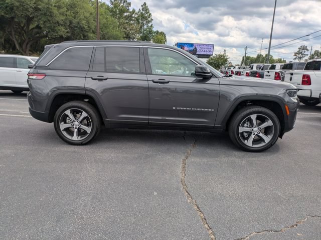 New 2026 Jeep Grand Cherokee Limited w/ Trailer Tow Package AWD/4WD image 3