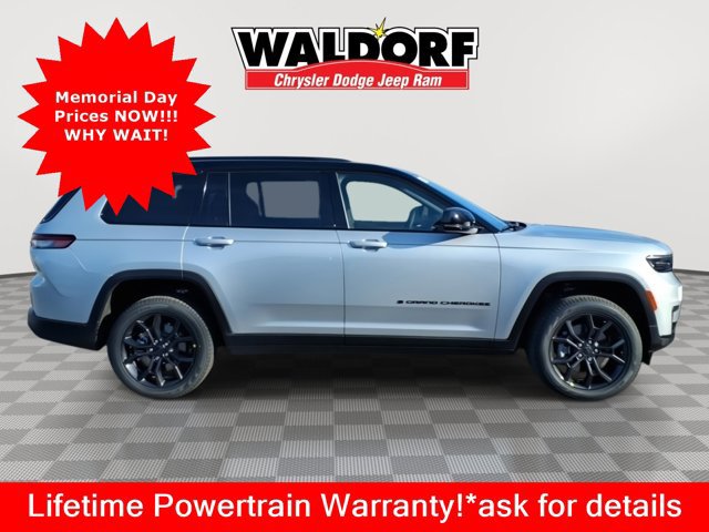 New 2025 Jeep Grand Cherokee 4WD image 2