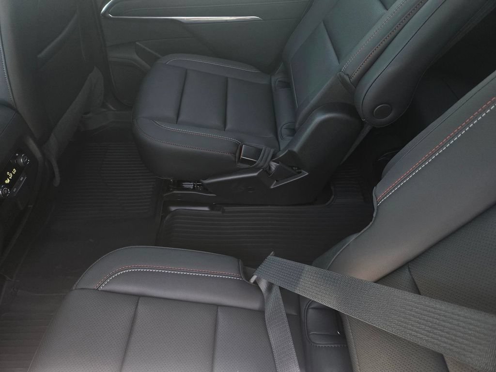New 2026 Chevrolet Traverse Z71 w/ Driver Confidence Package AWD/4WD image 5