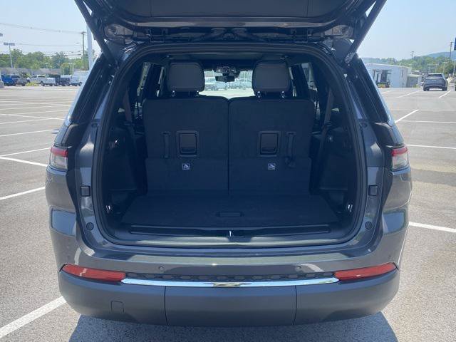 Used 2025 Jeep Grand Cherokee L Limited w/ Luxury Tech Group II AWD/4WD image 7