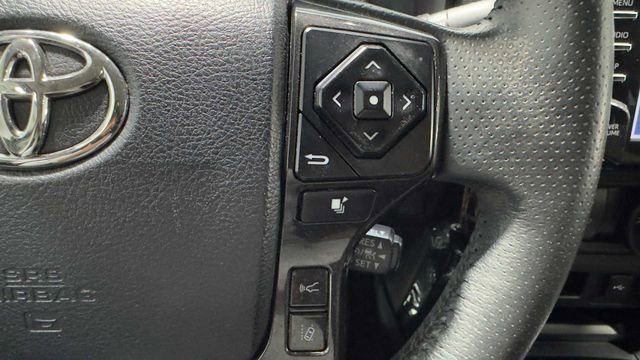 Used 2022 Toyota 4Runner TRD Off-Road AWD/4WD image 28