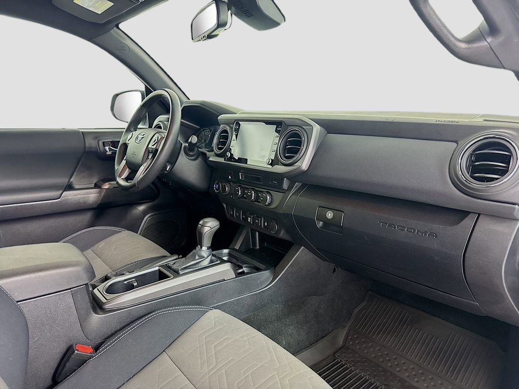 Used 2022 Toyota Tacoma TRD Off-Road w/ Technology Package AWD/4WD image 26
