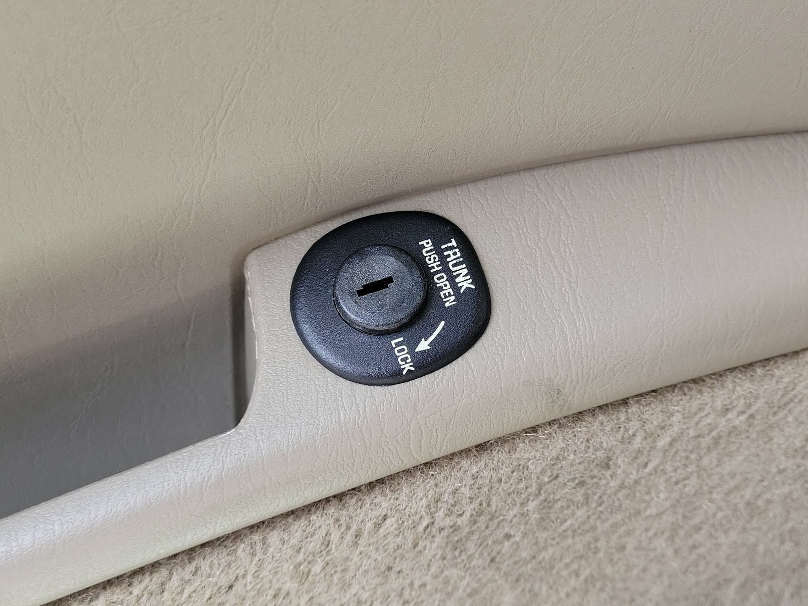 Used 2001 Buick Le Sabre Custom w/ Luxury Pkg FWD image 20