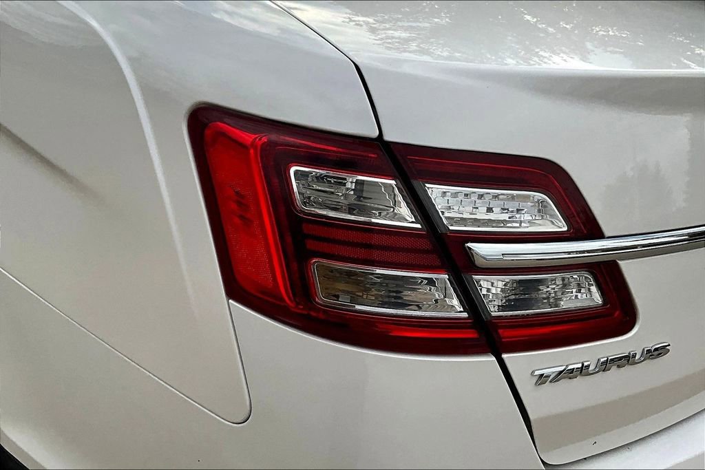 Used 2015 Ford Taurus SEL w/ Equipment Group 201A image 20