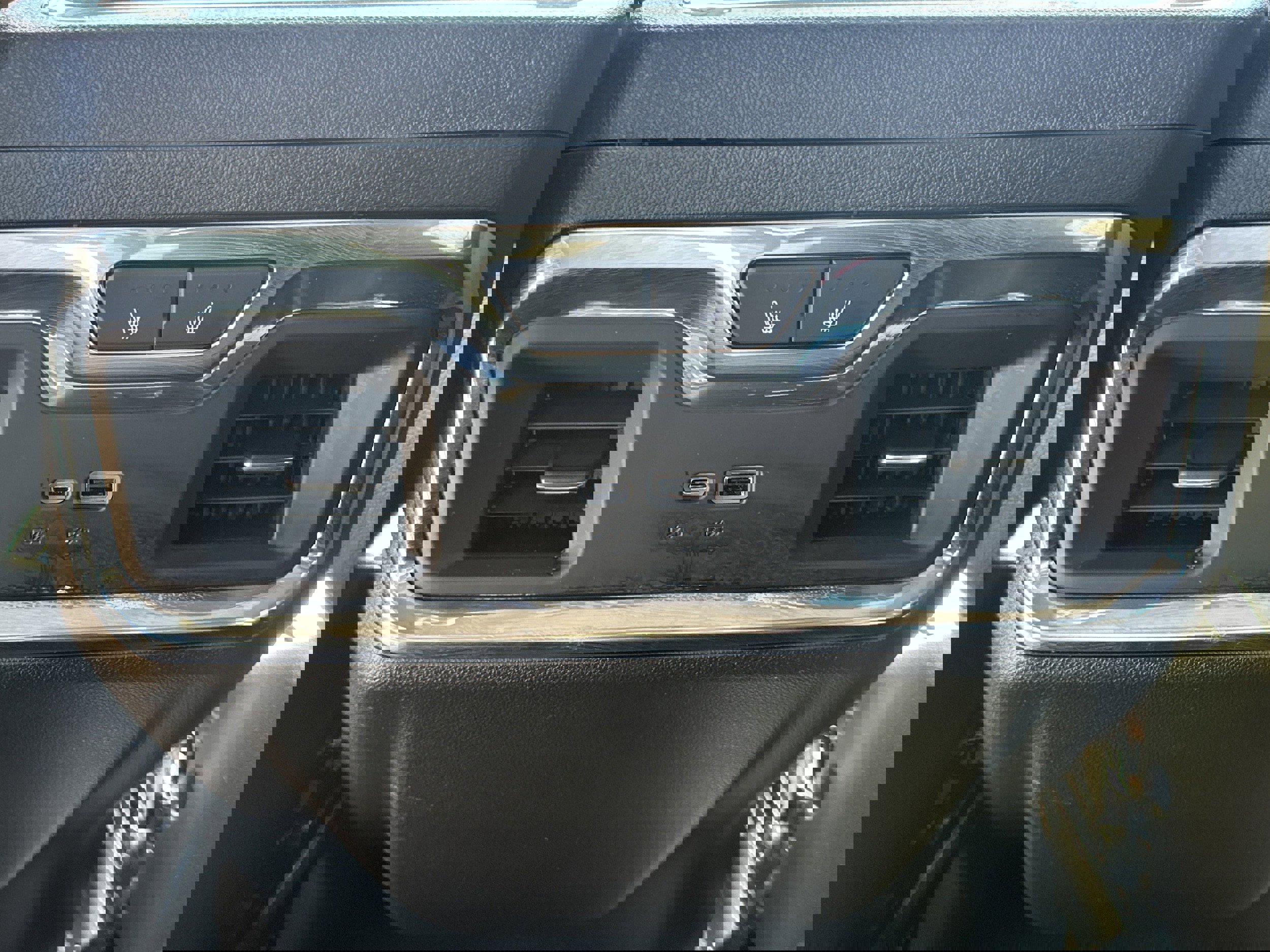 Used 2024 GMC Sierra 2500 Denali w/ Denali Reserve Package image 24