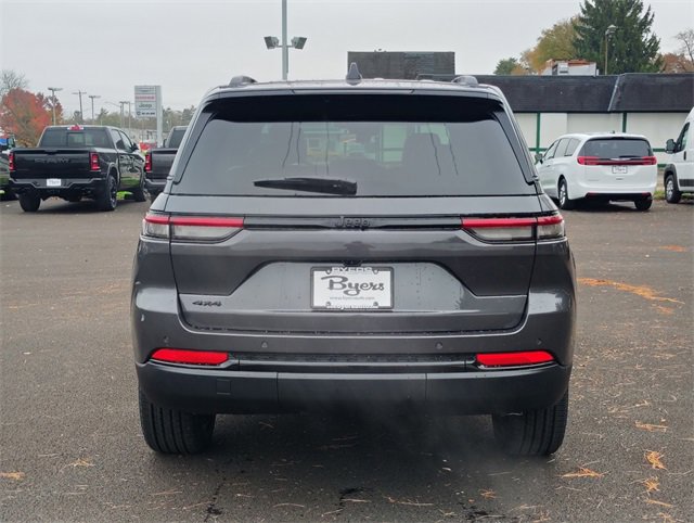 New 2025 Jeep Grand Cherokee Altitude image 34