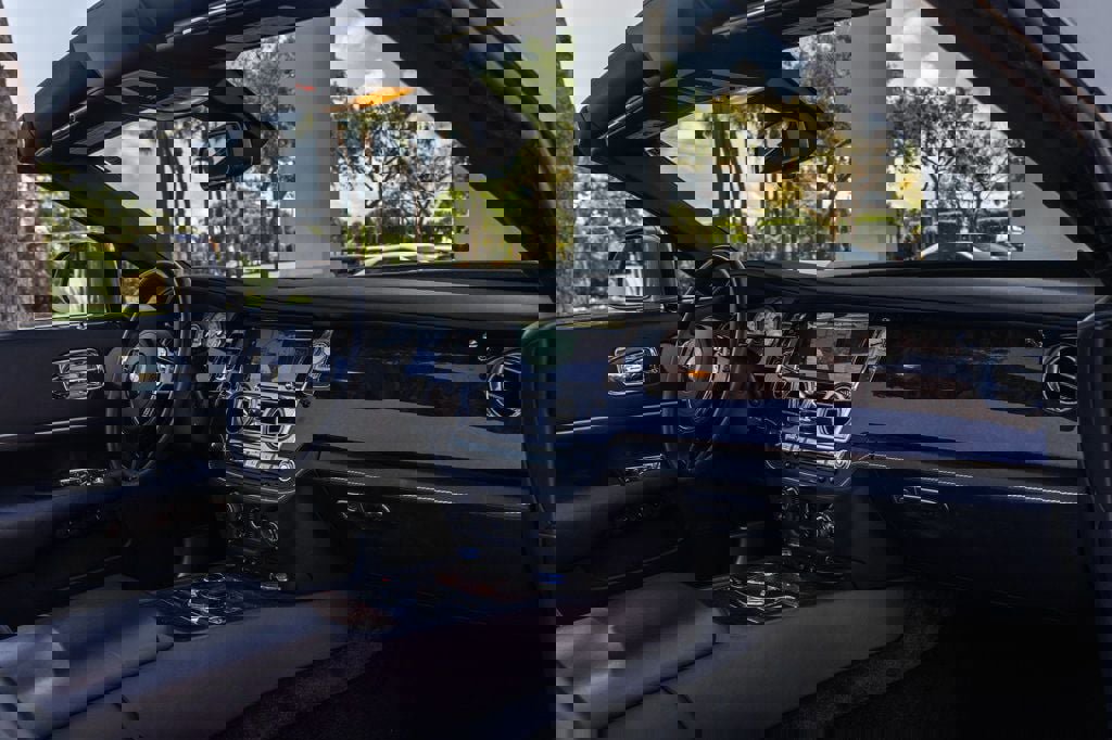 Used 2019 Rolls-Royce Dawn RWD image 23