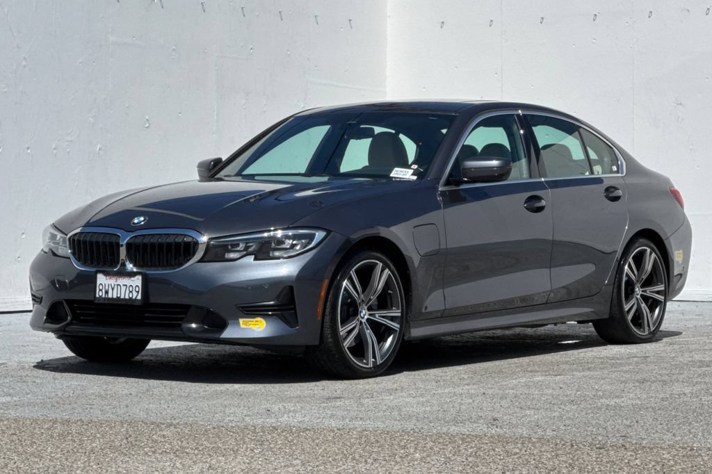 Used 2021 BMW 330e w/ Parking Assistance Package RWD image 7