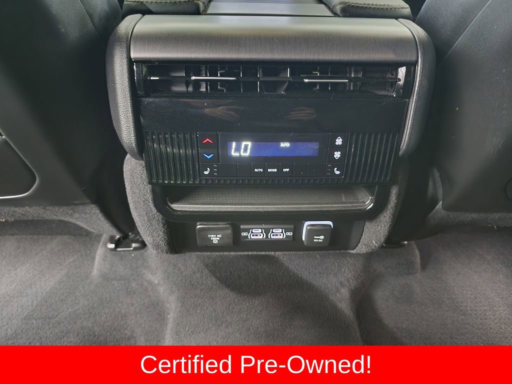 Certified 2025 Jeep Wagoneer Series II w/ 8-Passenger Seating Package AWD/4WD image 25