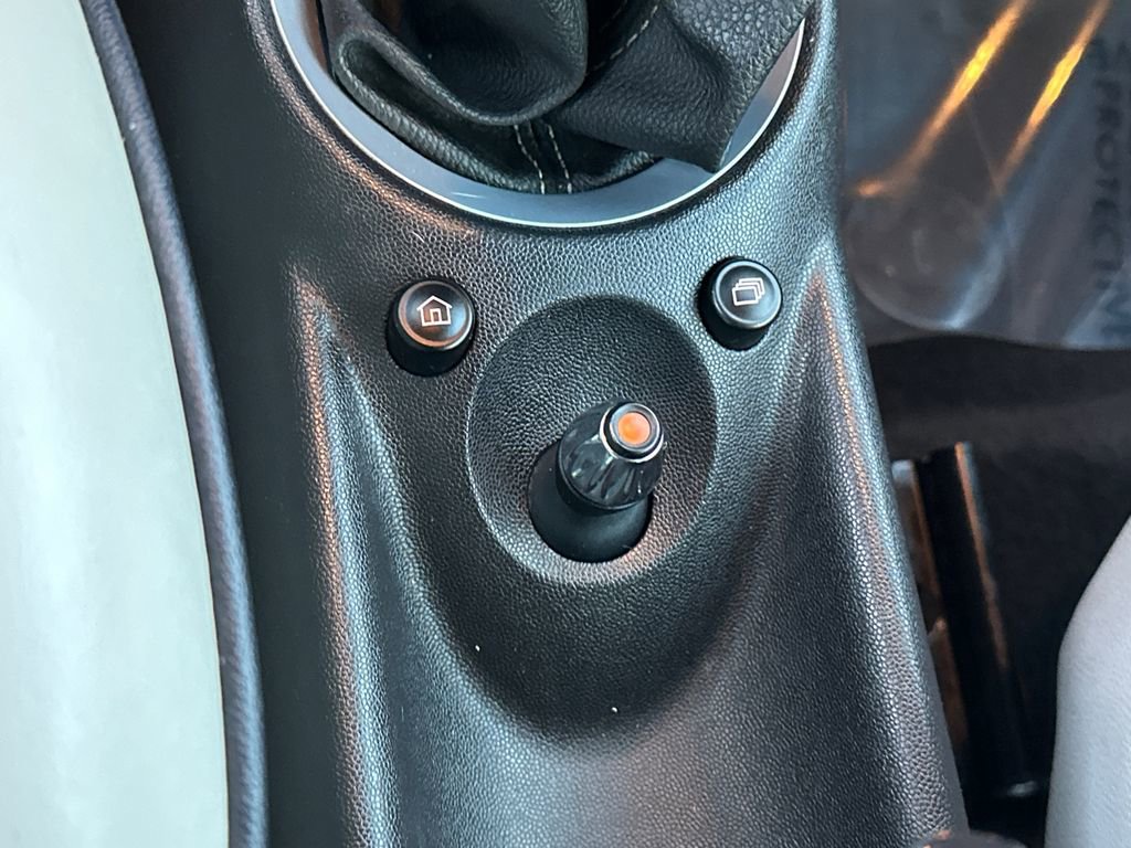 Used 2015 MINI Cooper S image 19