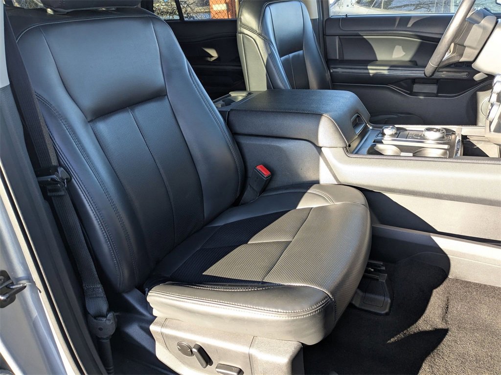 Used 2023 Ford Expedition Max XLT image 39