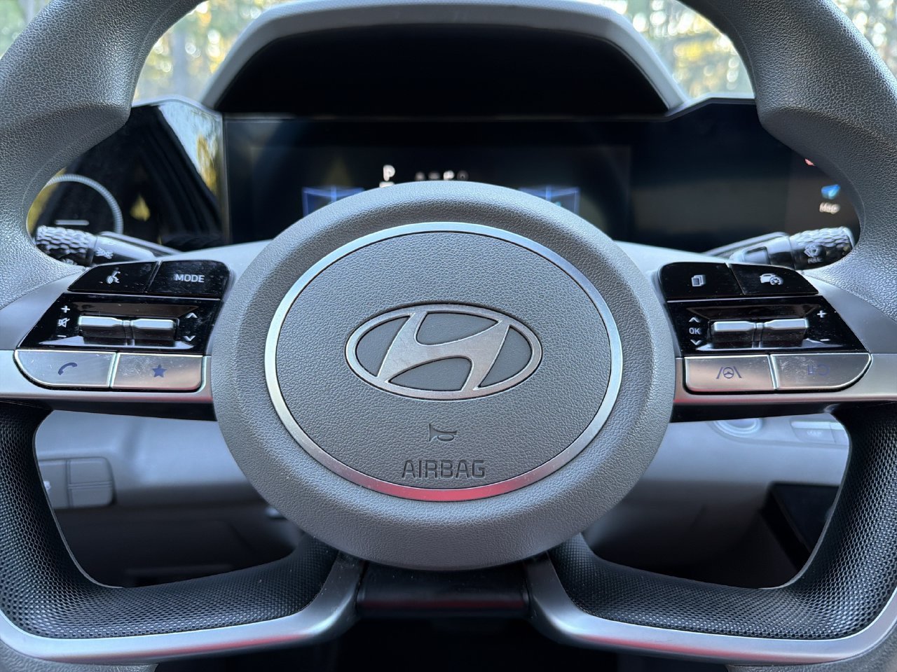 Used 2024 Hyundai Elantra SEL FWD image 9