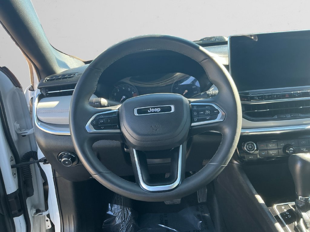 Used 2024 Jeep Compass Limited AWD/4WD image 12