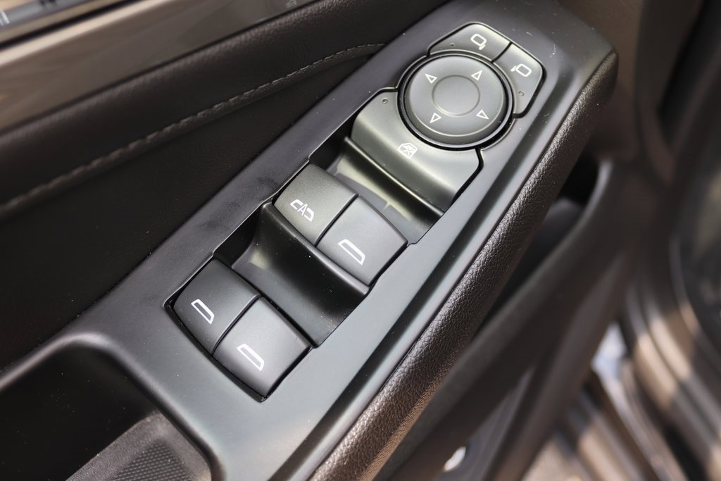 Used 2023 Chevrolet Traverse LT AWD/4WD image 15