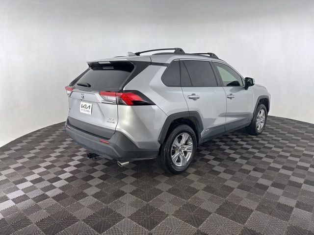 Used 2022 Toyota RAV4 XLE image 7