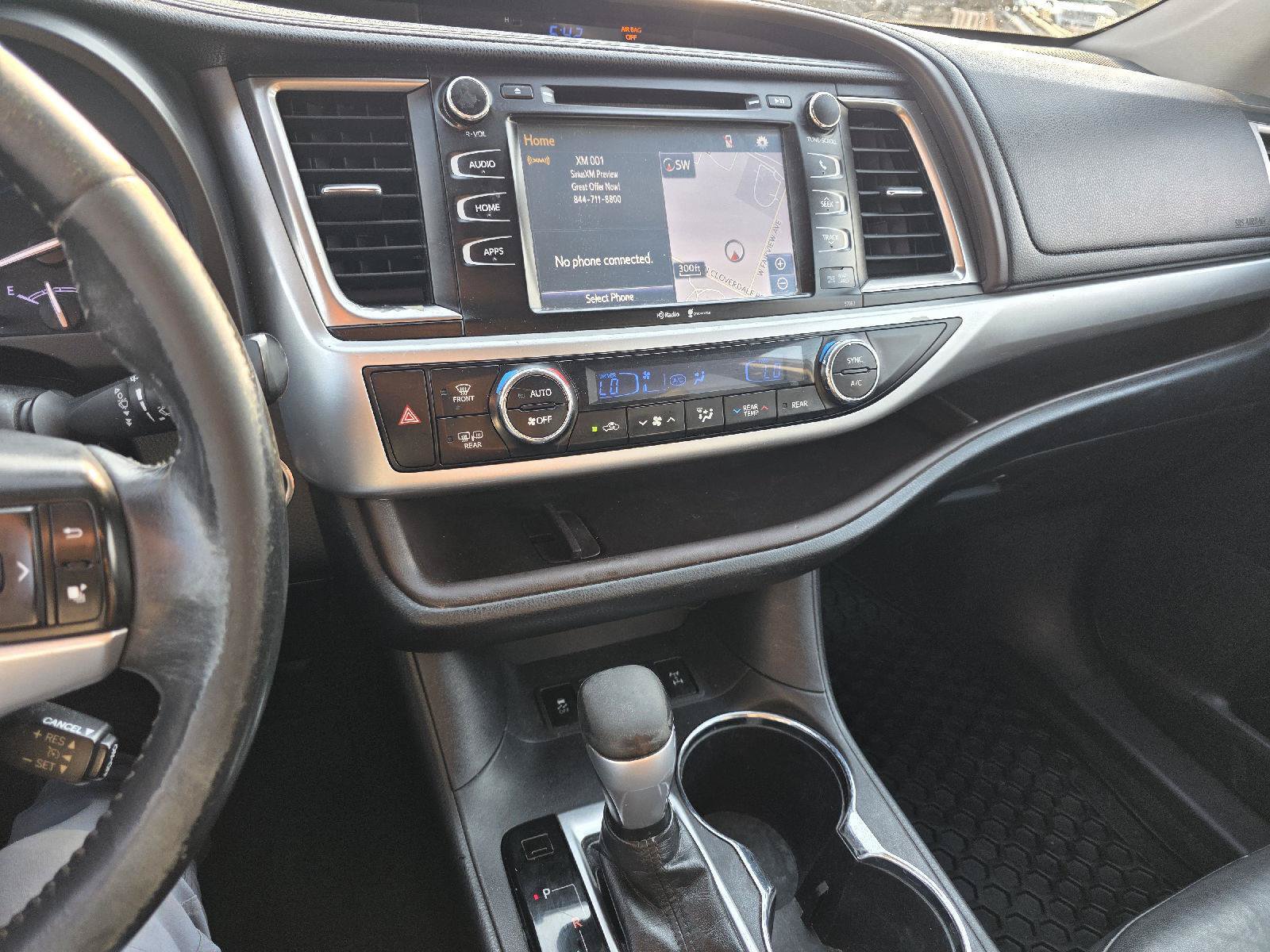 Used 2014 Toyota Highlander XLE AWD/4WD image 13