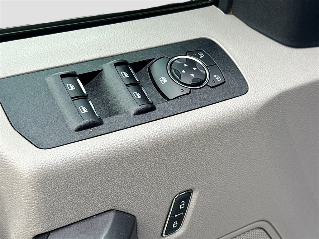 Used 2019 Ford F150 XLT w/ Trailer Tow Package image 17