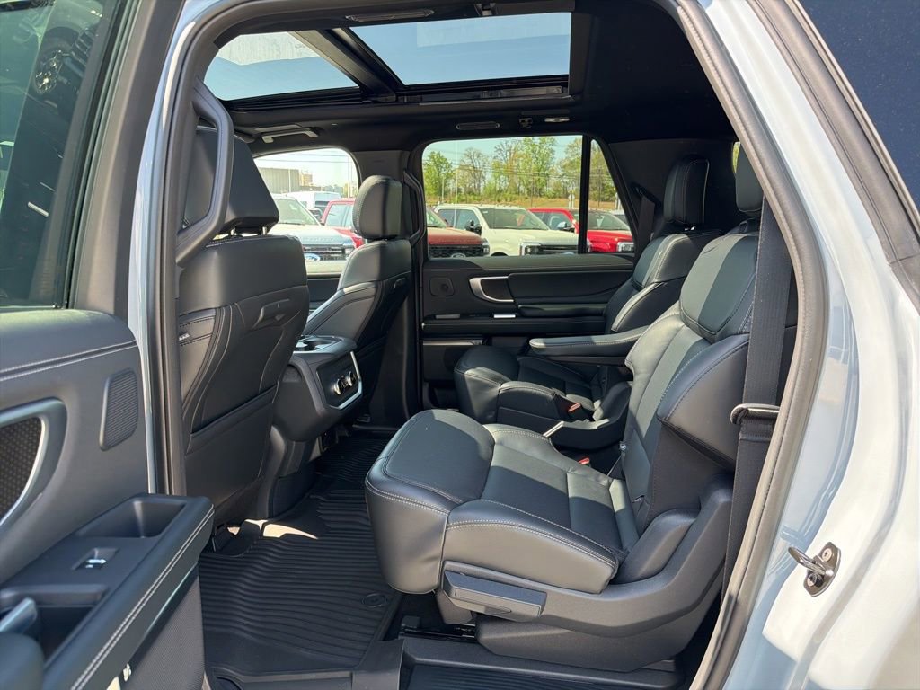 Certified 2025 Ford Expedition Max Platinum w/ Stealth Performance Package AWD/4WD image 14