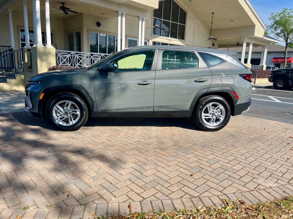 Used 2026 Hyundai Tucson SE FWD image 2