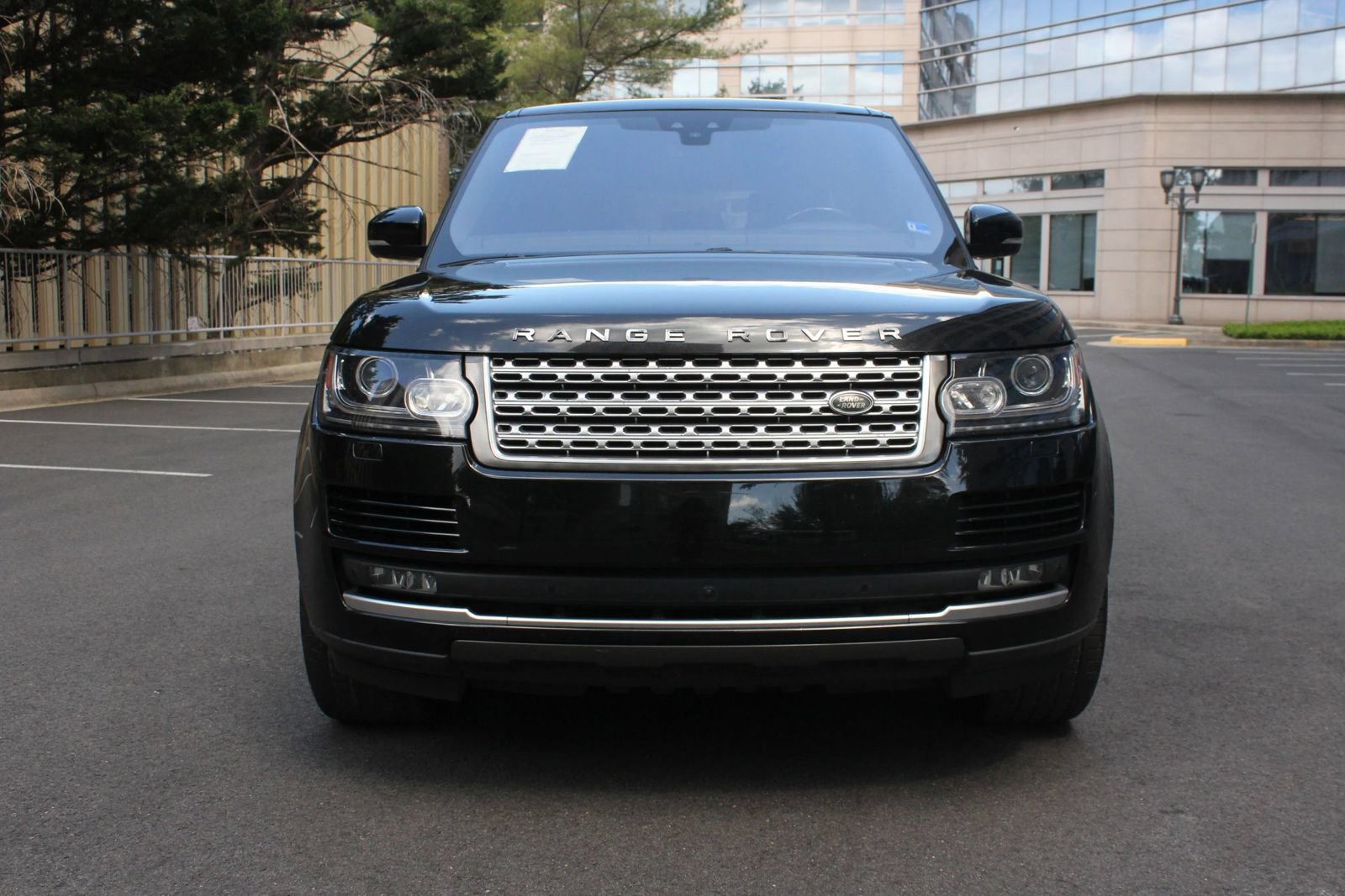 Used 2017 Land Rover Range Rover Long Wheelbase Supercharged AWD/4WD image 3
