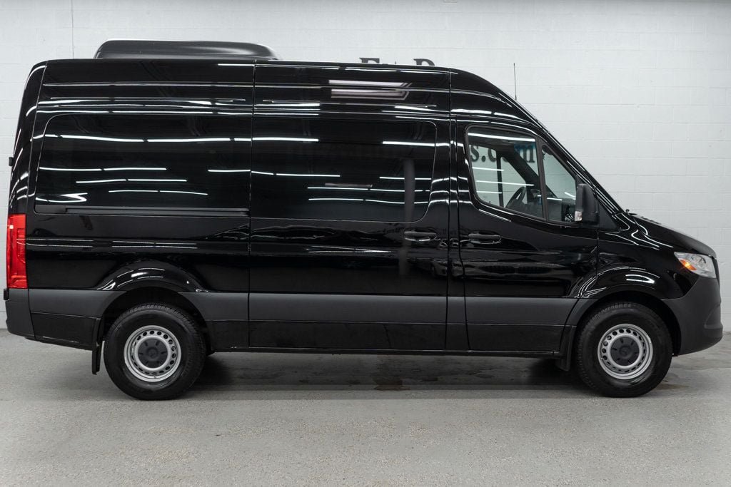 Used 2024 Mercedes-Benz Sprinter 2500 image 5
