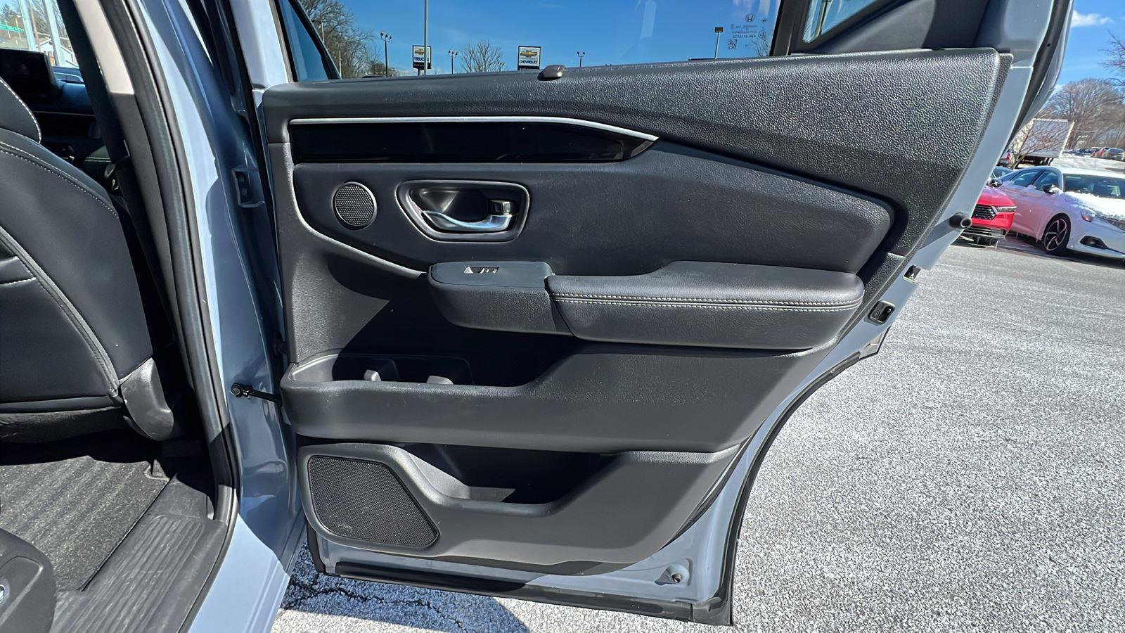 Used 2023 Honda Pilot Touring image 14