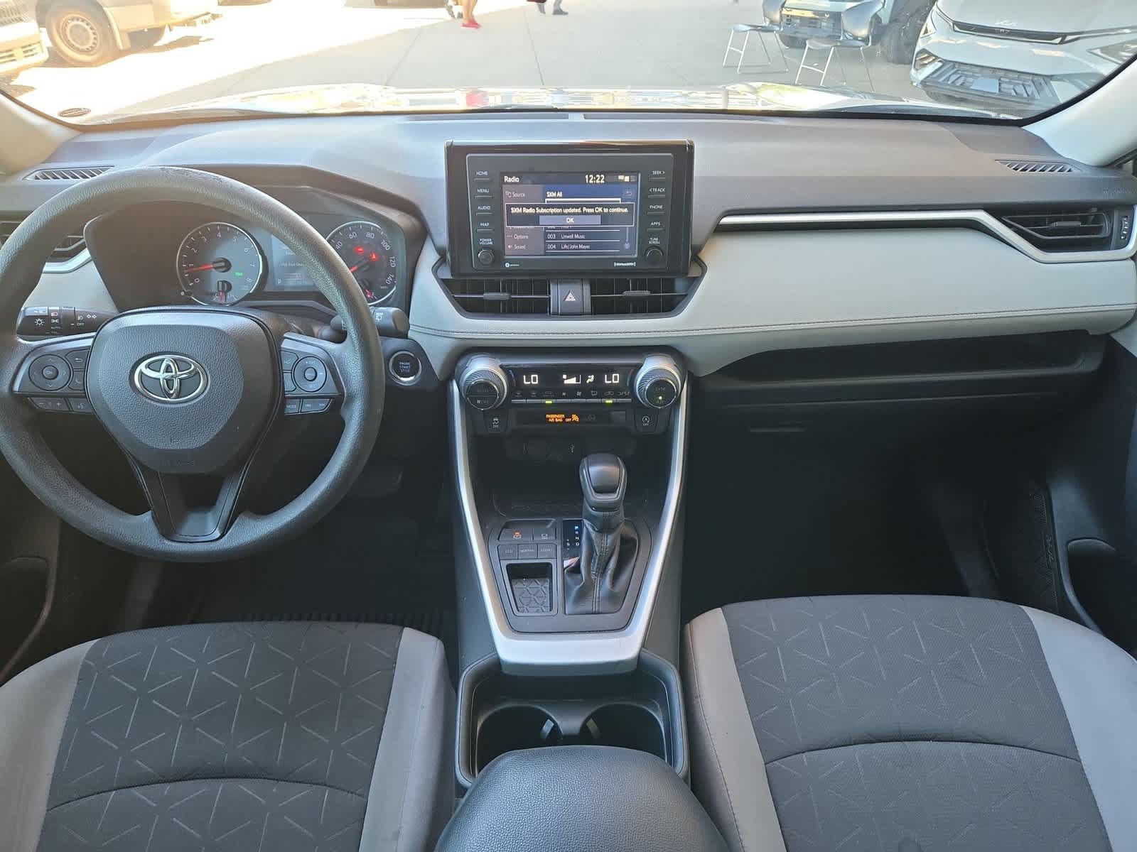 Used 2020 Toyota RAV4 XLE w/ Convenience Package FWD image 15