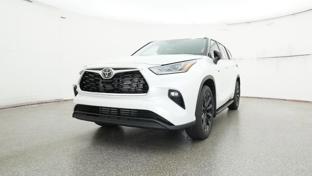 New 2025 Toyota Highlander Limited image 4