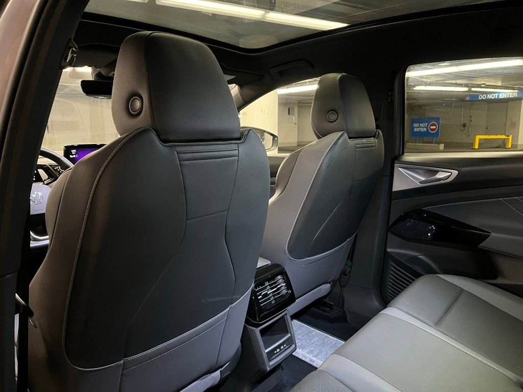 Used 2023 Volkswagen ID.4 S image 23